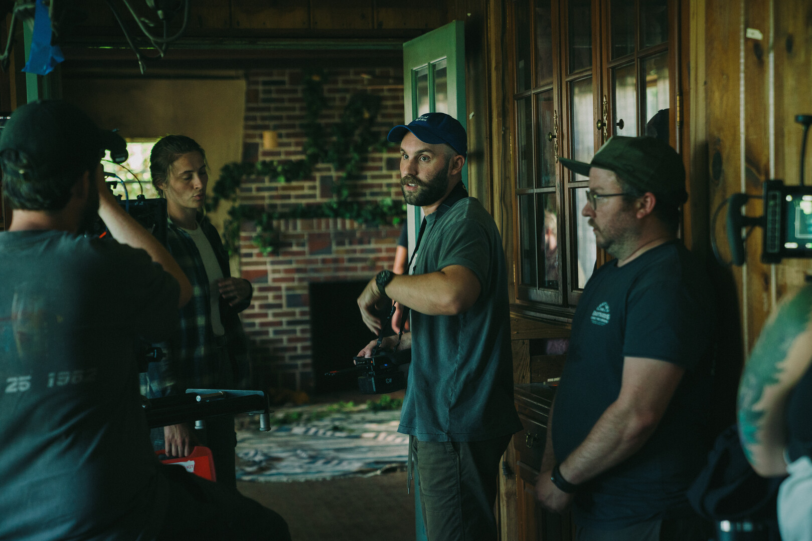 Scott talking to crew